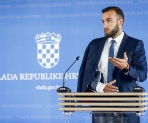 02.09.2021., Zagreb - Ministar rada, mirovinskoga sustava, obitelji i socijalne politike Josip Aladrovic dao je izjavu medijima nakon sjednice Vlade u Nacionalnoj i sveucilisnoj knjiznici. 
Photo: Slavko Midzor/PIXSELL