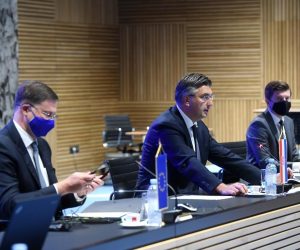 13.09.2021., Zagreb - U Nacionalnoj i sveucilisnoj knjiznici odrzana je Sjednica Nacionalnog vijeca za uvodjenje eura i posjet potpredsjednika EK Valdisa Dombrovskisa.
Photo: Marko Lukunic/PIXSELL