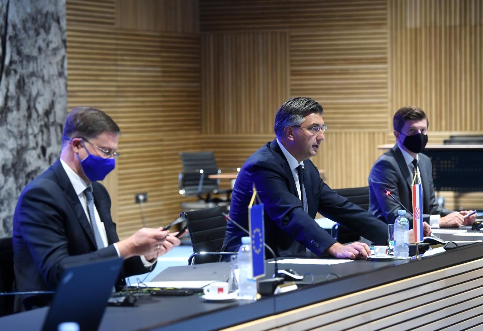 13.09.2021., Zagreb - U Nacionalnoj i sveucilisnoj knjiznici odrzana je Sjednica Nacionalnog vijeca za uvodjenje eura i posjet potpredsjednika EK Valdisa Dombrovskisa.
Photo: Marko Lukunic/PIXSELL