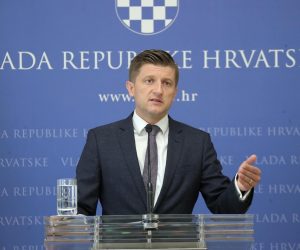 27.08.2021., Zagreb - Ministar Zdravko Maric na konferenciji za medije obratio se novinarima na temu objave DZS o BDP-u. Photo: Sanjin Strukic/PIXSELL