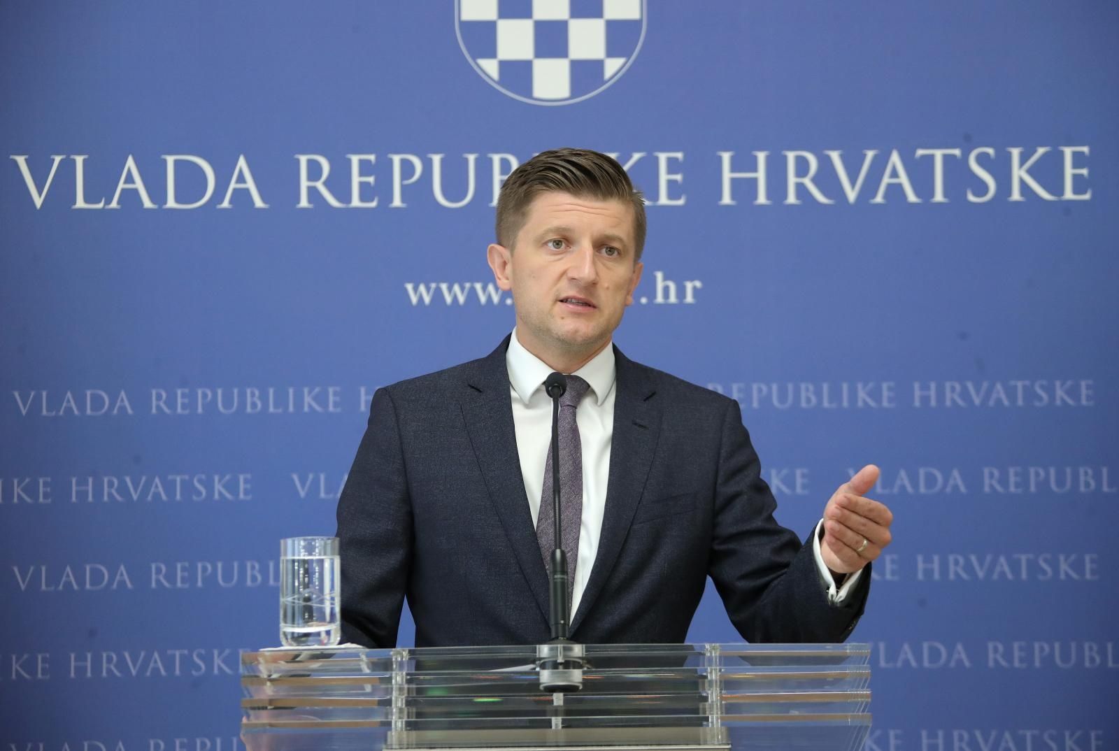27.08.2021., Zagreb - Ministar Zdravko Maric na konferenciji za medije obratio se novinarima na temu objave DZS o BDP-u. Photo: Sanjin Strukic/PIXSELL