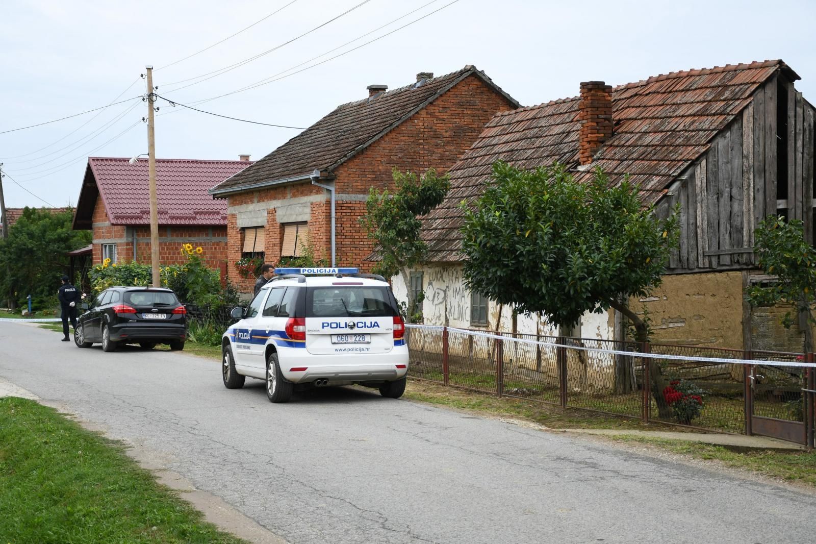 29.08.2021., Krizevci -  Dvostruko ubojstvo.u kuci je zateceno mrtvo tijelo muskarca kao i muskarca kojeg se dovodi u svezu sa pocinjenjem kaznenog djela 
Photo:Damir Spehar/PIXSELL