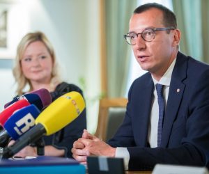 07.06.2021., Rijeka - Primopredaja izvrsnih ovlasti izmedju dosadasnjeg gradonacelnika Rijeke Vojka Obersnela i novoizabranog gradonacelnika Rijeke Marka Filipovica. Marko Filipovic Photo: Nel PavleticPIXSELL
