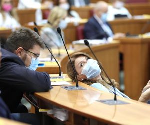 15.09.2021., Zagreb - Nakon dvomjesecne ljetne stanke zastupnici su se vratili u klupe i aktualnim prijepodnevom pocinju 8. sjednicu Sabora. Pedja Grbin, Sabina Glasovac Photo: Patrik Macek/PIXSELL