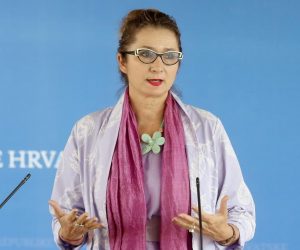 09.06.2021., Zagreb - Urucenje ugovora o sufinacinranju iz Eu fonda u okviru Poziva Osigravanje sustava podrske za zene zrtve nasilja i zrtve nasilja u obitelji.  Pravobraniteljica za ravnopravnost spolova Visnja Ljubicic  Photo: Zeljko Lukunic/PIXSELL