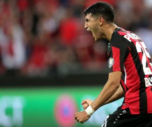 epa09471879 Leverkusen's Exequiel Palacios celebrates scoring the 1-1 equaliser during the UEFA Europa League group G soccer match between Bayer 04 Leverkusen and Ferencvaros TC at the BayArena in Leverkusen, Germany, 16 September 2021.  EPA/FRIEDEMANN VOGEL