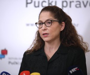 Zagreb, 01.10.2021. - Puèka pravobraniteljica Tena imonoviæ Einwalter organizirala je javni dogaðaj "ivot nakon potresa  ljudi u fokusu u susret izmjenama Zakona o obnovi zgrada oteæenih potresom. Uz graðane i udruge koje rade na terenu, dolazak su potvrdili potpredsjednik Vlade Boris Miloeviæ, ministrica regionalnog razvoja i fondova EU Nataa Tramiak i ministar graditeljstva Darko Horvat te ravnatelj Fonda za obnovu Damir Vanðeliæ. Na fotografiji pravobraniteljica Tena imonoviæ Einwalter.  foto HINA /Zvonimir KUHTIÆ/ kuzo