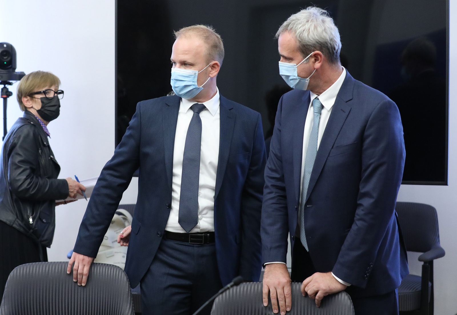 Zagreb, 06.10.2021. -  Hrvatski sabor, Sjednica Odbora za pravosuđe Hrvatskog sabora na čijem je dnevnom redu izbor predsjednice/ka Vrhovnog suda Republike Hrvatske. Na fotografiji Krunoslav Katičić,  Mišel Jakšić.
foto HINA/ Admir BULJUBAŠIĆ/ abu