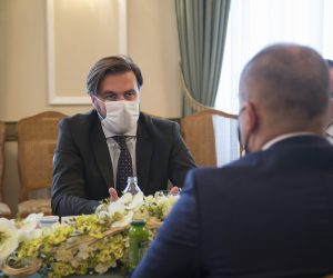 Osijek, 08.10.2021. - Ministar Tomislav Ćorić posjetio je Osijek te održao radni sastanak sa županom Ivanom Anušićem u prostorijama županije. Na fotografiji Tomislav Ćorić.
foto HINA/ Marko MRKONJIĆ/ ml