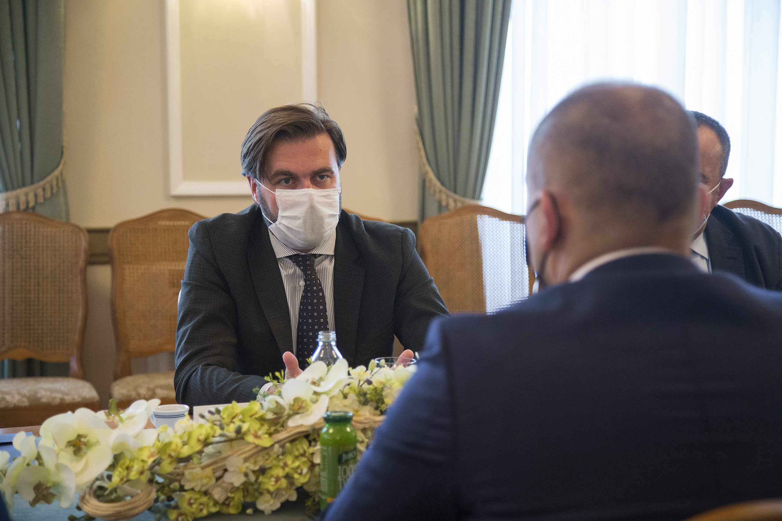 Osijek, 08.10.2021. - Ministar Tomislav Ćorić posjetio je Osijek te održao radni sastanak sa županom Ivanom Anušićem u prostorijama županije. Na fotografiji Tomislav Ćorić.
foto HINA/ Marko MRKONJIĆ/ ml