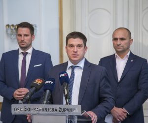 Osijek.Hrvatska.11.10.2021.Ministar Oleg Butkovic i ministrica Natasa Tramiscak odrzali su radni sastanak sa zupanom  Ivanom Anusicem o prometu i investicijama u OBZ
Na fotografiji: Oleg Butkovic
Foto:Marko Mrkonjic