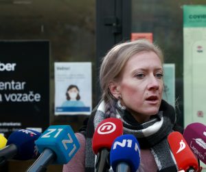 Zagreb,18.10.2021. - Konferencija za novinare Sindikata radnika digitalnih platformi zbog posljednjeg kašnjenja tjedne isplate vozačima Ubera . Govorili su predsjednik Sindikata Mile Krivokuća te tajnica Sindikata Iva Filipović.foto HINA/ Tomislav PAVLEK/ tp