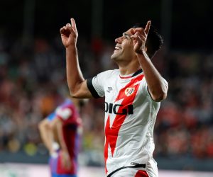 epa09549324 Rayo's Colombian striker Radamel Falcao celebrates after scoring the 1-0 during the Spanish LaLiga soccer match between Rayo Vallecano and FC Barcelona at Estadio de Vallecas stadium in Madrid, Spain, 27 October 2021.  EPA/Javier Lizon