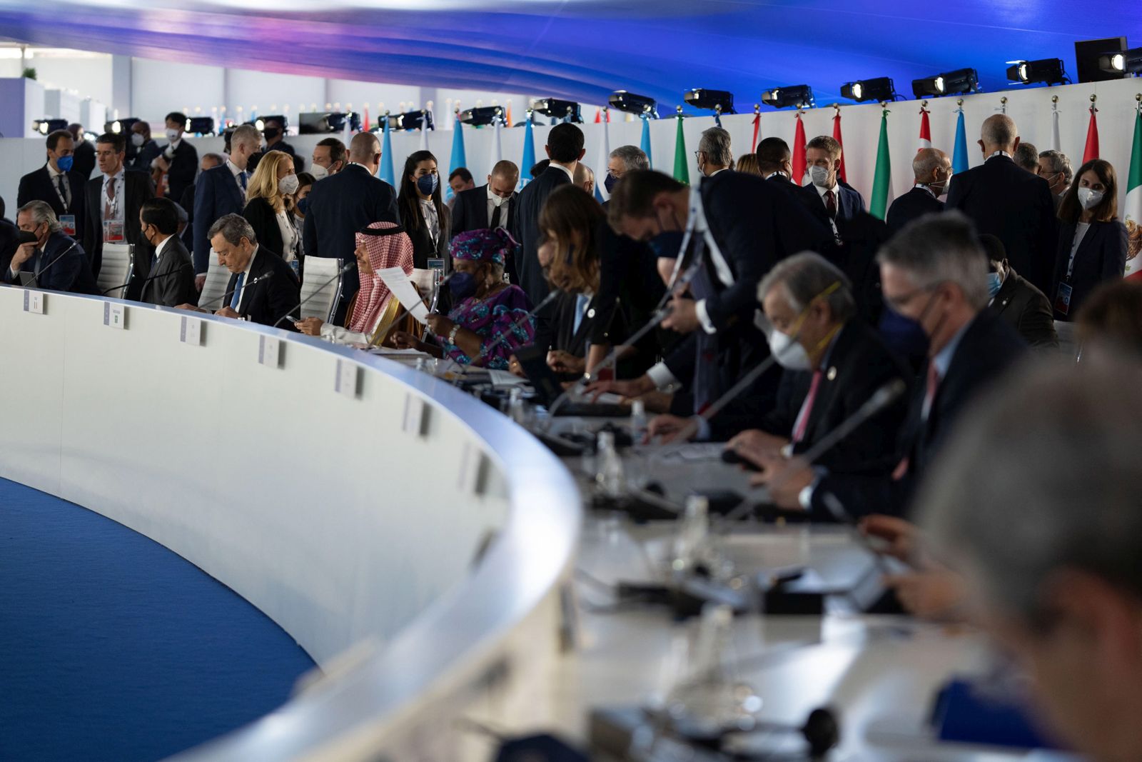 epa09555139 A handout photo made available by the Chigi Palace press office shows World leaders attending the G20 summit in Rome, Italy, 30 October 2021. G20 world leaders meet in Rome on 30 and 31 October to discuss climate change, Covid-19 and the post-pandemic global recovery.  EPA/FILIPPO ATTILI / CHIGI PALACE PRESS OFFICE HANDOUT  HANDOUT EDITORIAL USE ONLY/NO SALES