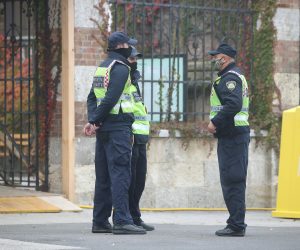 01.11.2020.,  Zagreb  - Covid redari koji osiguravaju provodjenje epidemioloskih mjera na groblju Mirogoj na blagdan Svih svetih.
Photo: Igor Kralj/PIXSELL