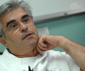 16.11.2009., Zagreb - Klinika za infektivne bolesti "Dr. Fran Mihaljevic". Djelatnici intezivnog odijela koji se bore protiv H1N1 gripe.
Photo: Marko Prpic/PIXSELL