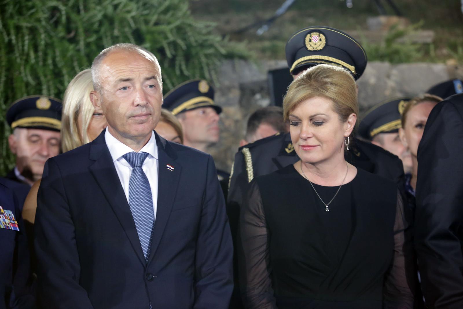 04.08.2019., Knin - Povodom proslave Dana pobjede i domovinske zahvalnosti i Dana hrvatskih branitelja, te 24. obljetnice vojno-redarstvene operacije  Oluja na platou ispred kninske tvrdjave odrzan je svecani prijem potpredsjednika Vlade RH i ministra obrane Damira Krsticevica, potpredsjednika Vlade i ministra unutarnjih poslova Davora Bozinovica i ministra hrvatskih branitelja Tome Medveda za ratne zapovjednike iz Domovinskog rata. Kolinda Grabar Kitarovic, Damir Krsticevic
Photo: Dusko Jaramaz/PIXSELL