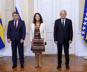 04.10.2021., Sarajevo, Bosna i Hercegovina - Clanovi Predsjednistva BiH Zeljko Komsic i Sefik Dzaferovic primili su u posjetu ministricu vanjskih poslova Svedske i predsjedavajucu OSCE-a Ann Linde.
Photo: Armin Durgut/PIXSELL