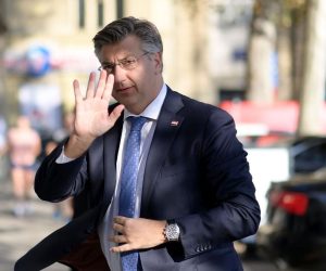 04.10.2021.,Zagreb - Dolazak na zajednicku sjednicu Predsjednistva i Nacionalnog vijeca HDZ-a

Photo: Igor Soban/PIXSELL