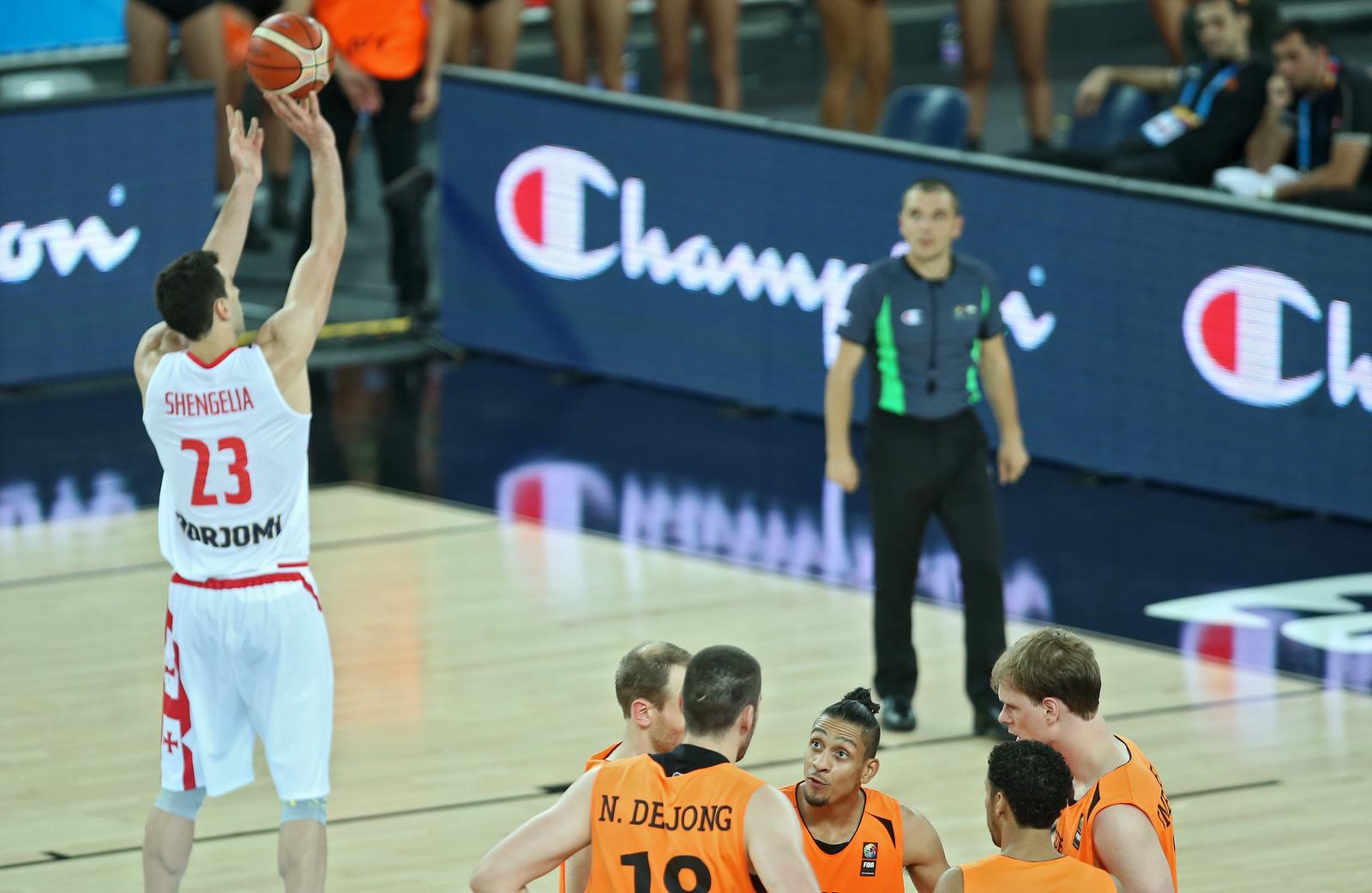 05.09.2015., Arena Zagreb, Zagreb - EuroBasket 2015., skupina C, 01. kolo, Gruzija - Nizozemska. Eurobasket 2015 po prvi puta odrzava se u cetiri drzave. Hrvatska (Zagreb), Njemacka (Berlin), Litvija (Riga) i Francuska (Montpellier) ugostit ce kosarkase tijekom grupnih susreta dok ce se zavrsnica turnira odrzati u francuskom Lilleu. Tornike Shengelia. Photo: Sanjin Strukic/PIXSELL