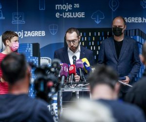 05.10.2021., Zagreb - Redovna konferencija za medije gradonacelnika grada Zagreba sa suradnicima. Tomislav Tomasevic, Danijela Dolenec.. Luka Korlaet.
Photo: Slavko Midzor/PIXSELL