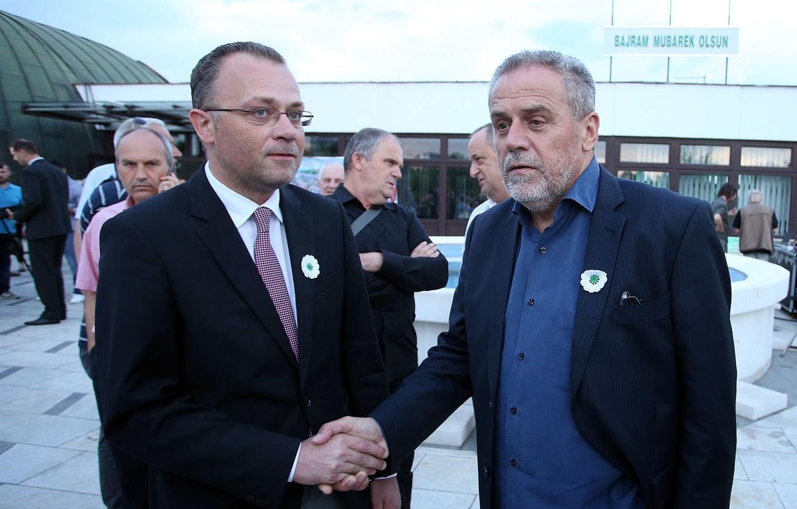 06.07.2016., Zagreb - U povodu obiljezavanja 21. godisnjice genocida u Srebrenici, na platou Islamskog centra Zagreb, odrzao se komemorativni program u organizaciji Kulturnog drustva Bosnjaka Hrvatske Preporod i Vijeca bosnjacke nacionalne manjine Grada Zagreba. Nakon komemoracije u prostorijama Islamskog centra Zagreb otvorena je izlozba fotografija Srebrenicki put pakla, autora Ahmeta Bajrica Blicka. Zlatko Hasanbegovic i gradonacelnik Zagreba Milan Bandic. 
Photo: Goran Stanzl/PIXSELL