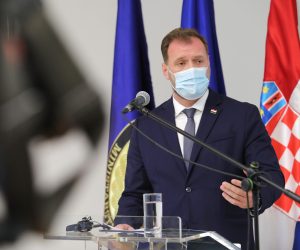 09.03.2021., Zagreb - U Ministarstvu obrane RH odrzana je prezentacija Plana nabave Ministarstva obrane RH za 2021. godinu i urucenje ugovora o nabavi vojne opreme predstavnicima hrvatske obrambene industrije. Ministar Mario Banozic

Photo: Tomislav Miletic/PIXSELL