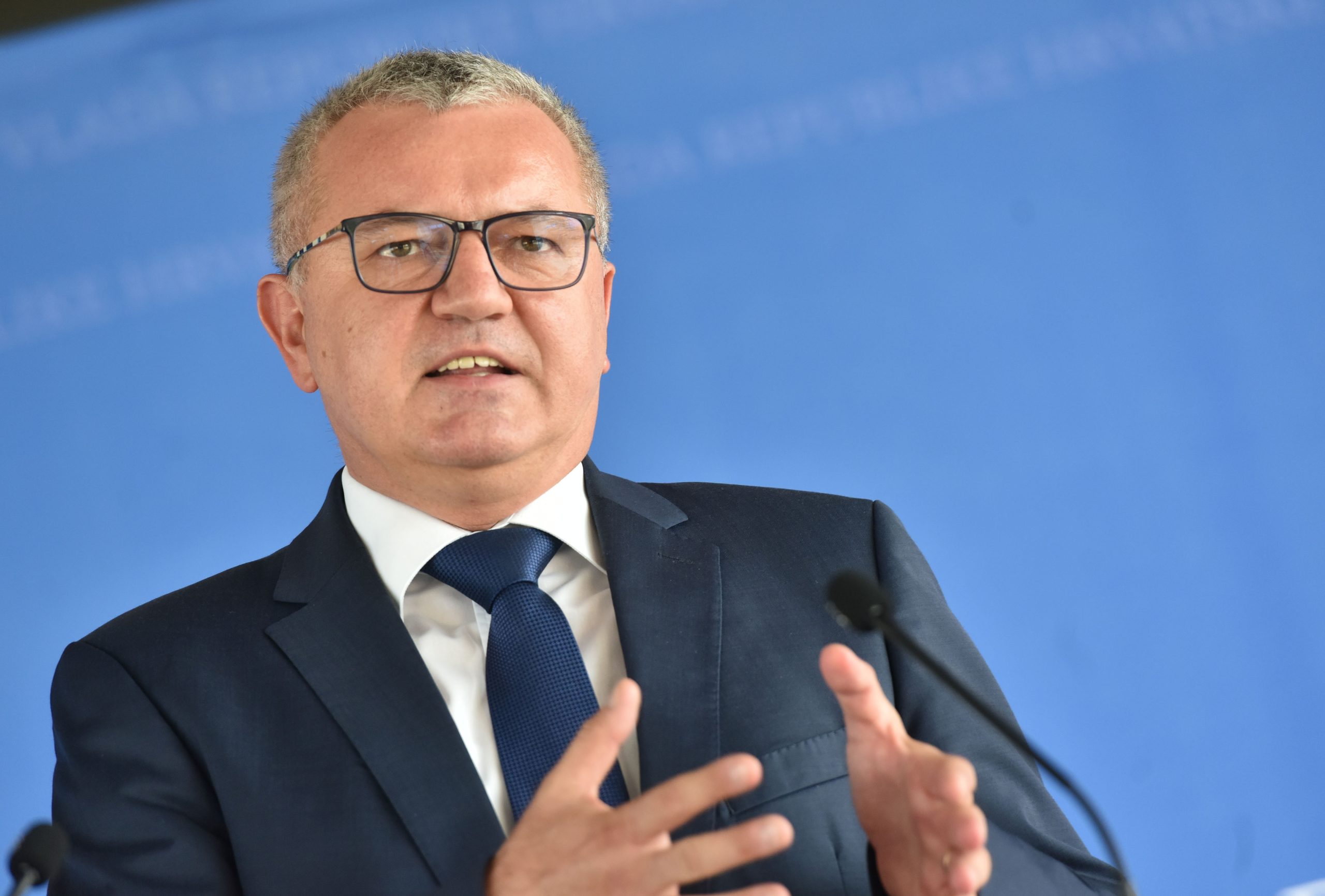 09.09.2021., Zagreb - Ministar prostornoga uredjenja, graditeljstva i drzavne imovine Darko Horvat dao je izjavu medijima nakon sjednice Vlade u Nacionalnoj i sveucilisnoj knjiznici. Photo: Davorin Visnjic/PIXSELL