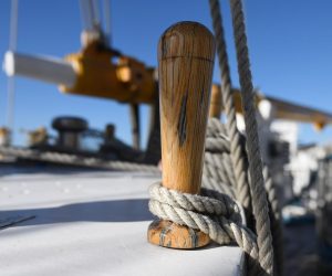09.11.2020., Sibenik., - "Kraljica mora", motorni jedrenjak tipa loger, prvi skolski brod u Hrvatskoj namijenjen za izobrazbu ucenika i studenata pomorskih skola, doplovio je i privezao se uz sibensku obalu. Na njemu ce slijedecih dana ucenici obavljati prakticnu nastavu.
Photo: Hrvoje Jelavic/PIXSELL