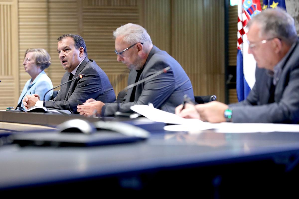 10.09.2021., Zagreb -  Konferencija za medije Stozera civilne zastite RH odrzana je danas u glavnoj dvorani Kongresnog centra Nacionalne i sveucilisne knjiznice. 
Photo: Patrik Macek/PIXSELL