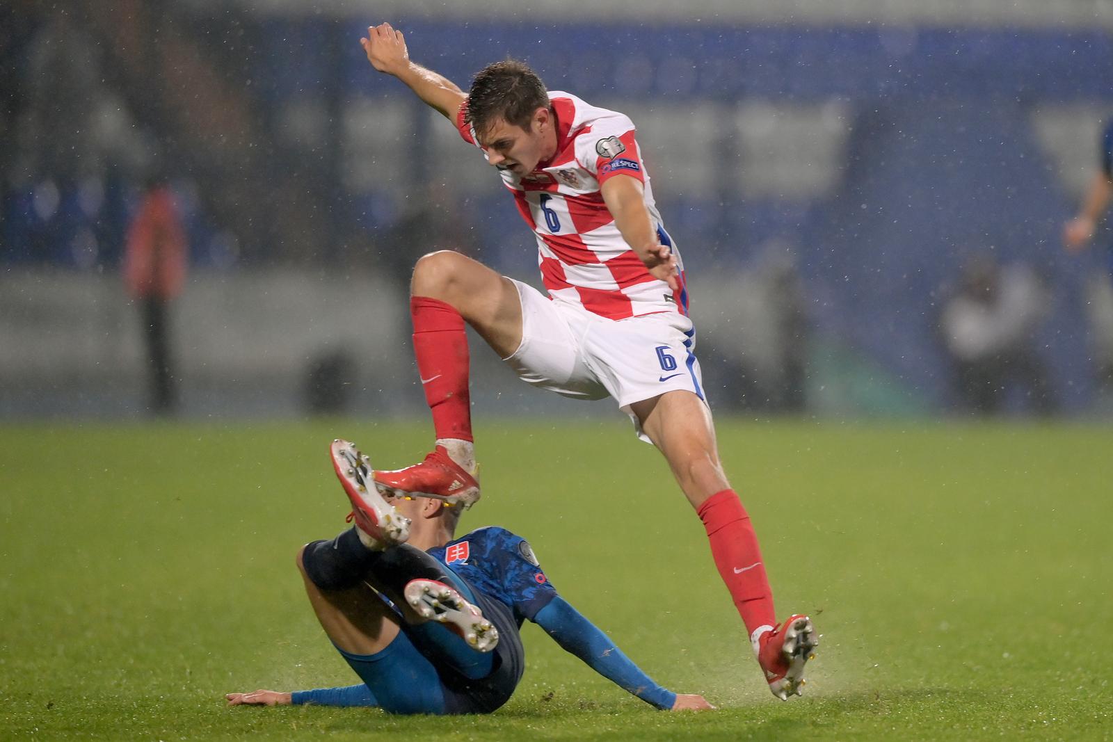 11.10.2021., stadion Gradski vrt, Osijek - Kvalifikacije za Svjetsko nogometno prvenstvo 2022. godine u Katru, skupina H, 8. kolo, Hrvatska - Slovacka. Josip Stanisic 
Photo: Igor Soban/PIXSELL