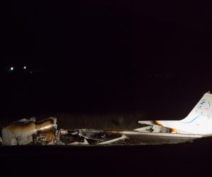 25.03.2012., Konavosko polje, Konavle - Veceras oko 19 sati dogodila se zrakoplovna nesreca, kada se u Konavosko polje srusio zrakoplov CESSNA -172  vlasnistvu AER  Marine iz Dubrovnika. Kako doznajemo od predsjednika Aero kluba Dubrovnik Nevene Jerkovica, prigodom operacije slijetanja na dubrovacku Zracnu luku u avionu je izbio pozar, kojega je prisebni pilot Ante Maskaric lokalizirao i uspio se prinudno spustiti na improvizirano uzletiste na Konavoskom polju. Zrakoplov je u potpunosti izgorio, a pilot je na svu srecu prosao bez ozljeda.
Photo: Grgo Jelavic/PIXSELL