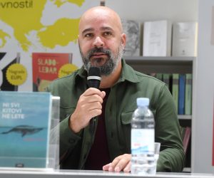 1210.2021., Zagreb - Knjiznica Bogdana Ogrizovica, predstavljanje knjige Ni svi kitovi ne lete u sklopu knjizevnog festivala Europea portugalskog autora Afonsa Cruza.