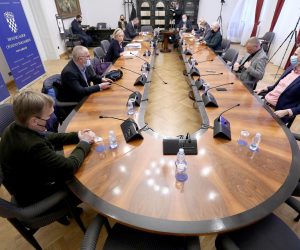13.10.2021., Zagreb - Nakon sto je jucer oporba srusila kvorum, Odbor za informiranje, informatizaciju i medije danas na ponovljenoj sjednici raspavlja o prijedlogu odluke o imenovanju glavnog ravnatelja HRT-a. Kandidat vecine je Robert Sveb koga se jucer pokusalo izglasati tzv. deponiranim glasovima.
Photo: Patrik Macek/PIXSELL