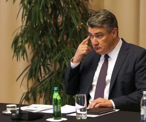 13.10.2021., Zagreb - Predsjednik Republike Zoran Milanovic sudjelovao je na okruglom stolu Obnova i razvoj Banije u organizaciji Ureda Predsjednika Republike. Na okruglom stolu sudjelovali su predstavnici Ureda Svjetske banke u RH, HAZU-a, EBRD-a, Agronomskog fakulteta Sveucilista u Zagrebu, HUP-a, Ekonomskog fakulteta Sveucilista u Rijeci, Strucnog tima za pruzanje strucne potpore razvoju potpomognutih podrucja Republike Hrvatske, kao i duznosnici Ureda PRH, clanovi Radne grupe PRH za Baniju i Ekonomskog savjeta PRH.
Photo: Goran Stanzl/PIXSELL