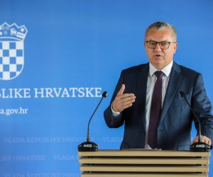 14.10.2021,Zagreb - Sjednica Vlade RH. Nakon zavrsetka sjednice premijer Andrej Plenkovic ostao je odgovarati na pitanja novinara.