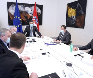 15.04.2021., Zagreb - Predsjednik Vlade Andrej Plenkovic predsjedao je u Banski dvorima sastankom Znanstvenog savjeta za borbu protiv kornavirusa.
Photo: Patrik Macek/PIXSELL