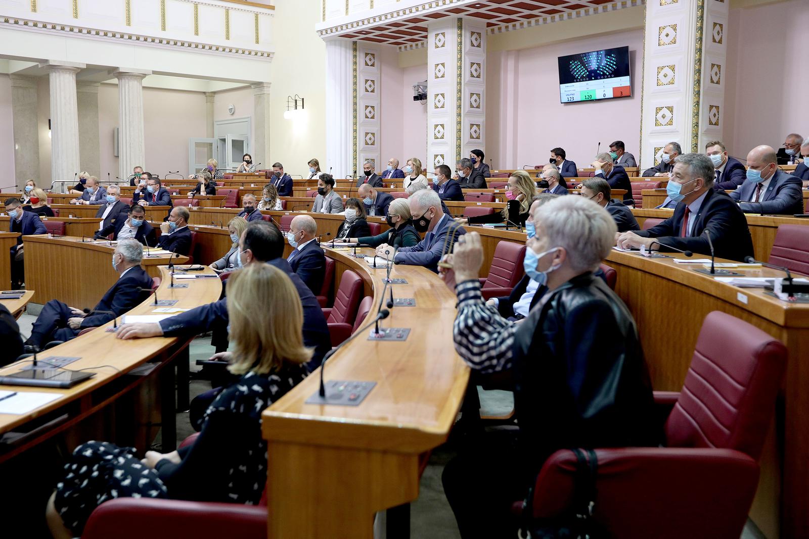 15.10.2021., Zagreb - Sabor tjedni rad zavrsava glasovanjem o raspravljenim tockama dnevnog reda, medju kojima je i imenovanje Radovana Dobronica za predsjednika Vrhovnog suda.
Photo: Patrik Macek/PIXSELL
