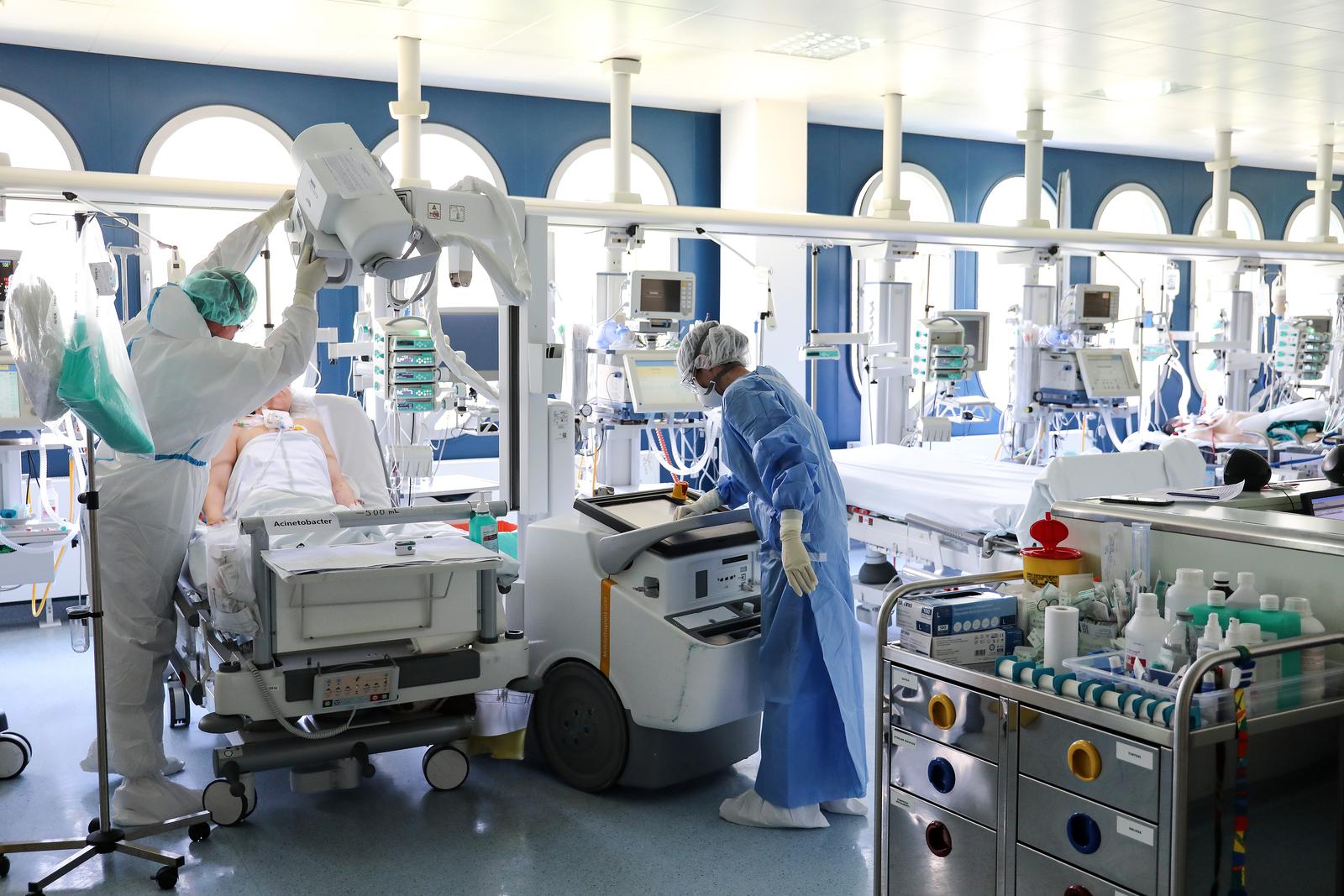 16.04.2021., Zagreb - Reportaza iz KB Dubrava sa odjela intezivnog lijecenja Covid pozitivnih pacijenata koji su na respiratoru.
Photo: Emica Elvedji/PIXSELL