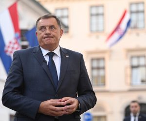 16.09.2020., Zagreb - Clan predsjednistva BiH Milorad Dodik obratio se medijima nakon sastanka s predsjednikom Vlade RH Andrejom Plenkovicem u Banskim dvorima.

Photo: Josip Regovic/PIXSELL