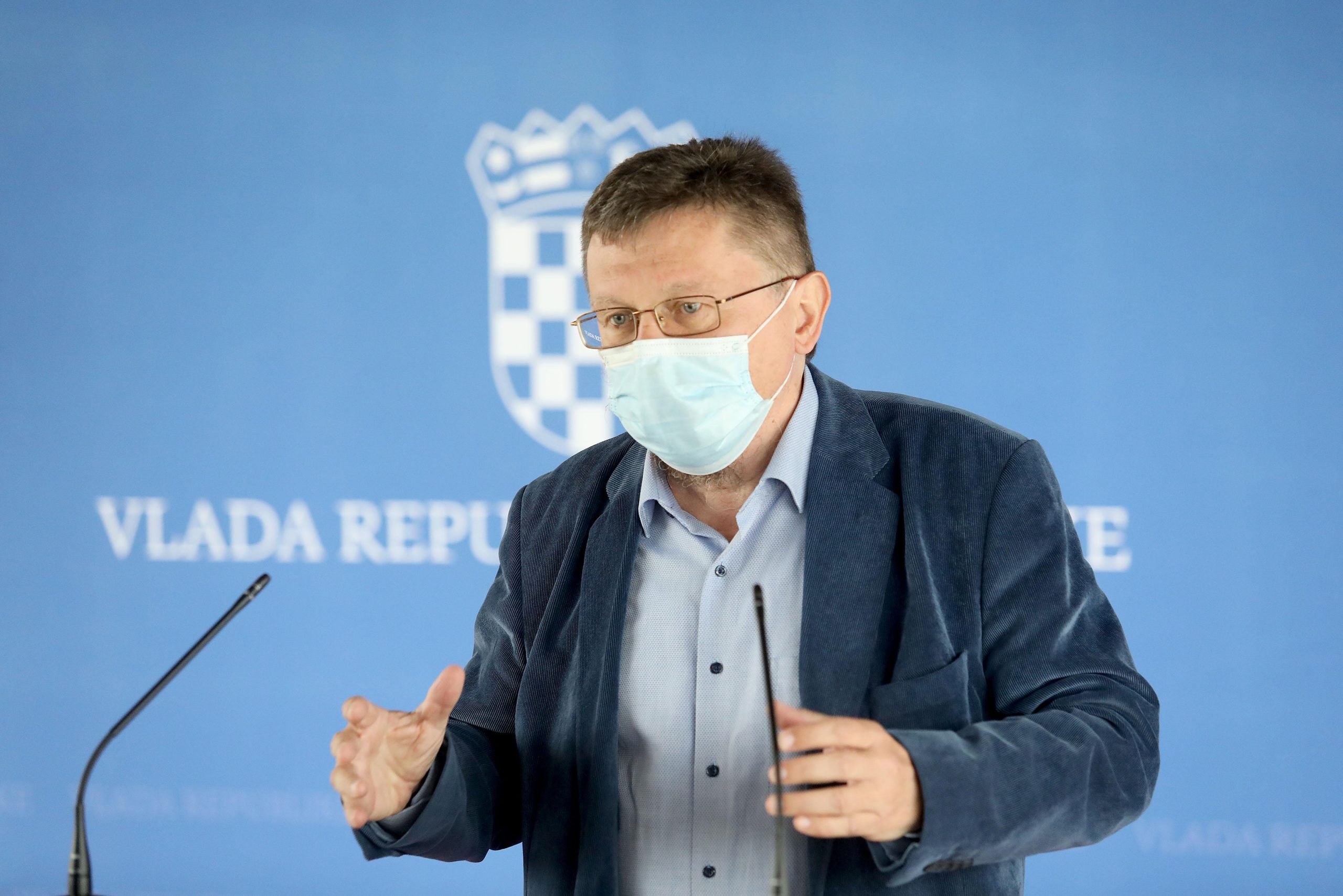 17.05.2021., Zagreb - Predsjednik Vlade Andrej Plenkovic sudjelovao je na sjednici Gospodarsko socijalnog vijeca koja je odrzana u zgradi Nacionalne i sveucilisne knjiznice. 
Na sjednici se raspravljalo o reguliranju rada nedjeljom kroz Zakon o trgovini, Akcijskom planu za provedbu Europskog stupa socijalnih prava te revidiranim EU smjernicama za regionalne potpore. Nakon sjednice sudionici su dali izjave za medije.
Photo: Patrik Macek/PIXSELL