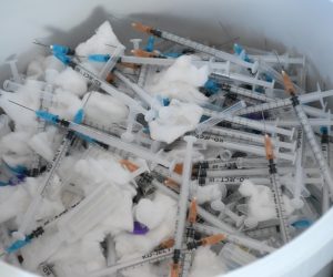 17.06.2021., Virovitica  - Na podrucju Viroviticko-podravske zupanije krenulo cijepljenje koje se provodi u 'COVID busu'.  Autobus za cijepljenje obici ce ukupno 49 mjesta u zupaniji, a danas je bio u mjestu Rezovac
Photo: Damir Spehar/PIXSELL