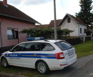 17.09.2014., Kukunjevac, Lipik - Ivan Grgic ubio bivsu suprugu Milku. Kuca u kojoj se dogodila tragedija. Policija obavlja ocevid.
Photo: Dusan Mirkovic/PIXSELL