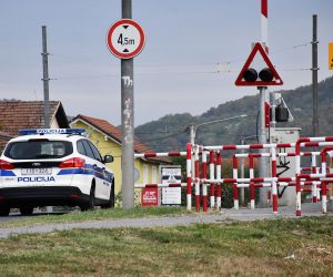 17.09.2021., Slobodnica - U tragicnoj nesreci na zeljeznickoj postaji u Slobodnici u naletu radnog stroja poginula 14-godisnja djevojcica.
Photo: Ivica Galovic/PIXSELL