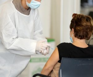 18.10.2021., Zagreb - Na Zagrebackom velesajmu zapocelo jecijepljenje trecom dozom protiv COVID-19 no interesa gradjana nema.