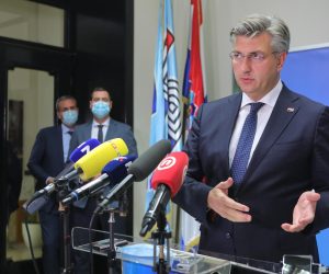 18.10.2021., Zagreb - Predsjednik Vlade i HDZ-a Andrej Plenkovic dao je izjavu medjima nakon sjednice Predsjednistva i Nacionalnog vijeca HDZ-a u sredisnjici stranke na Trgu zrtava fasizma 4. Photo: Tomislav Miletic/PIXSEL