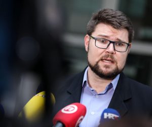 21.9.2021., Zagreb - Dolazak clanova SDP-a na sjednicu Kluba zastupnika i sjednicu Predsjednistva.
Photo: Marin Tironi/PIXSELL