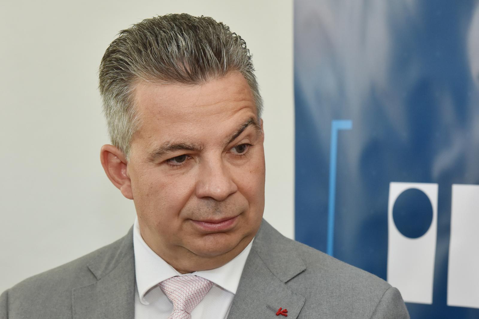 22.05.2018., Sibenik - INA i Dogus grupa donirali 200 000 kuna Odjelu pedijatrije Opce bolnice Sibensko-kninske zupanije. Predsjednik Uprave Ine Zoltan Aldott
Photo: Hrvoje Jelavic/PIXSELL