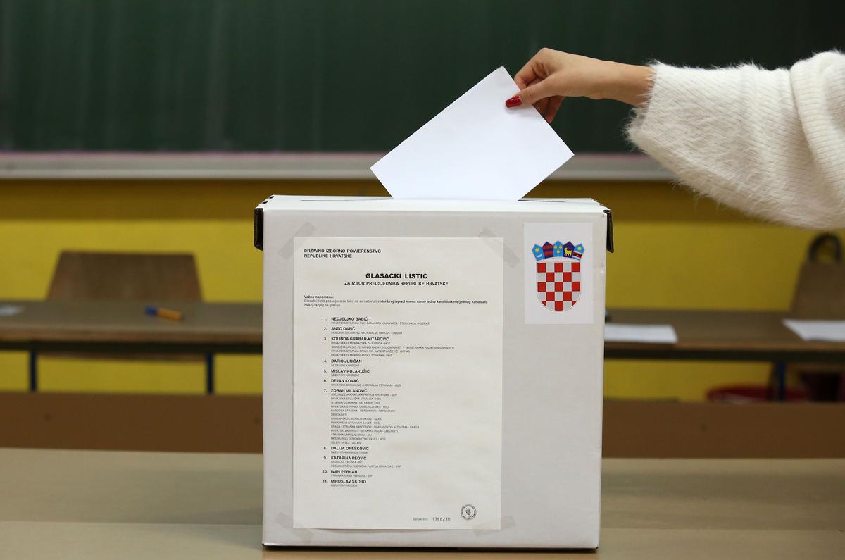 22.12.2019., Sibenik - Otvorena biralista u republici Hrvatskoj na kojima gradjani biraju predsjednika Republike Hrvatske. 
Photo: Dusko Jaramaz/PIXSELL