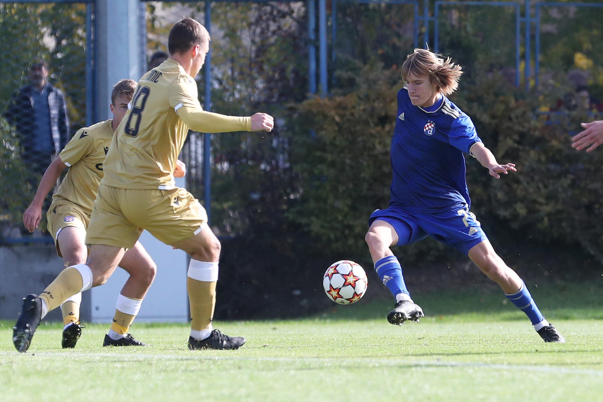 24.10.2021., stadion Maksimir, Zagreb - HT prva liga juniori, 10. kolo GNK Dinamo - HNK Hajduk. Matej Mamic.